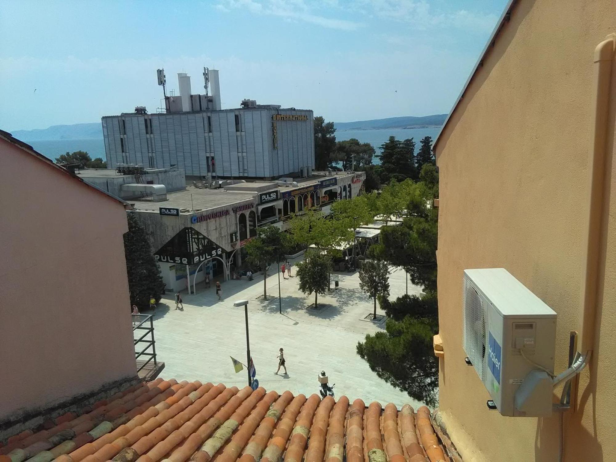 Apartment Sandra 2+2 *** Crikvenica Oda fotoğraf